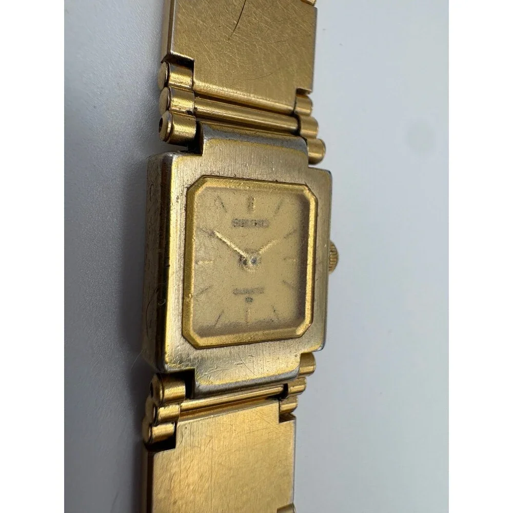 Vintage Seiko 1E20-5209 Gold Quartz Dress Watch. Working/Cute!